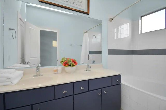 5411 Lindsay Lane, Houston, TX 77011