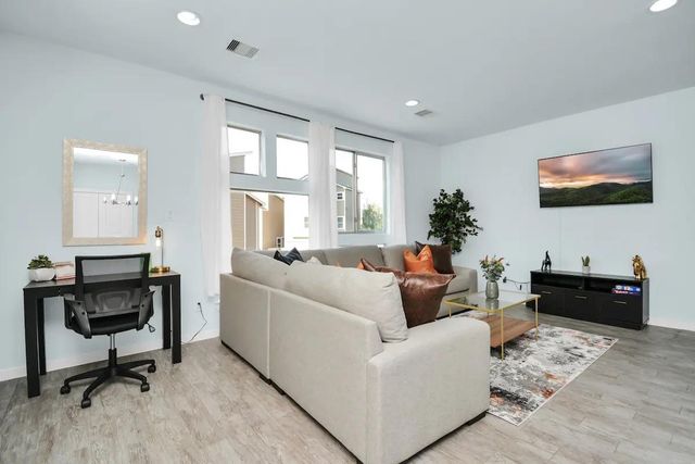 5411 Lindsay Lane, Houston, TX 77011