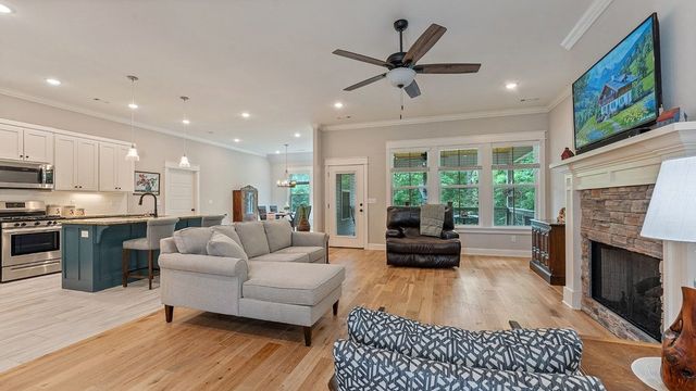 16 Hambleton Drive, Bella Vista, AR 72714