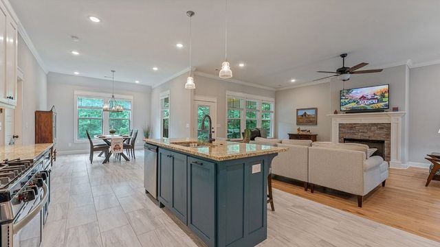 16 Hambleton Drive, Bella Vista, AR 72714