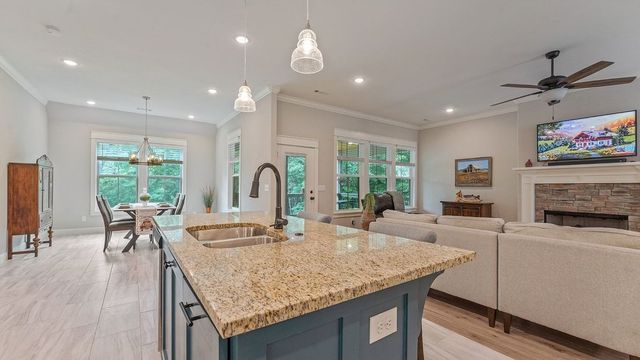 16 Hambleton Drive, Bella Vista, AR 72714