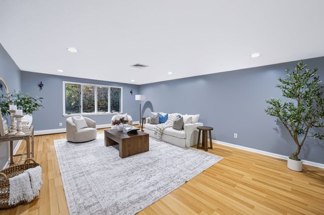 35 Eagle Dr, Sharon, MA 02067