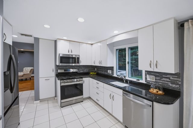 35 Eagle Dr, Sharon, MA 02067
