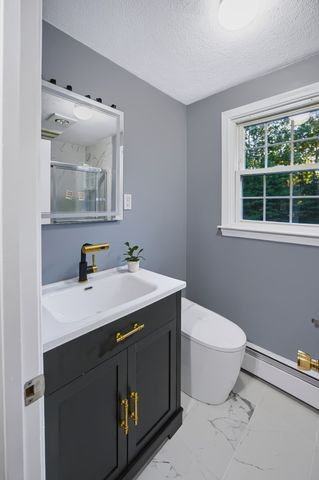 35 Eagle Dr, Sharon, MA 02067