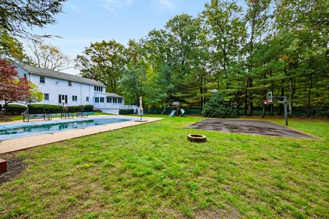 35 Eagle Dr, Sharon, MA 02067