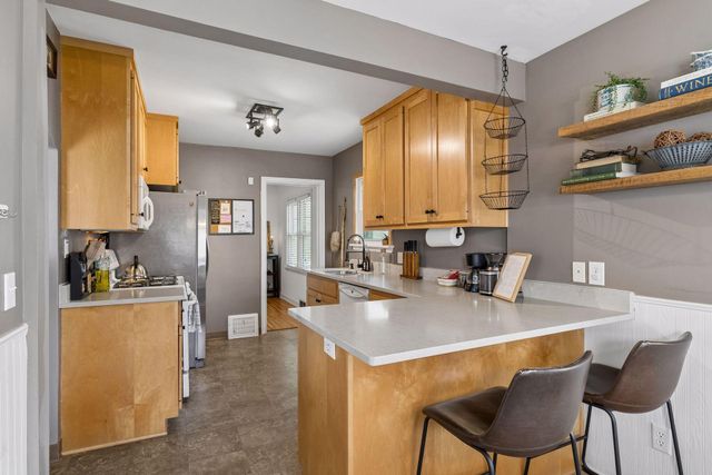1654 Juno Avenue, Saint Paul, MN 55116