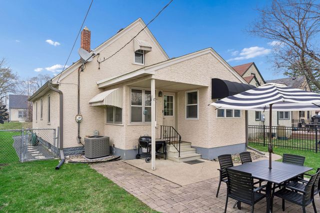 1654 Juno Avenue, Saint Paul, MN 55116