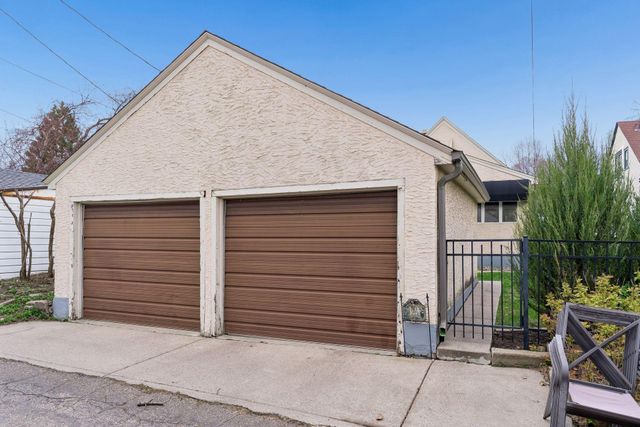 1654 Juno Avenue, Saint Paul, MN 55116