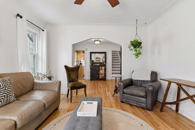 1654 Juno Avenue, Saint Paul, MN 55116