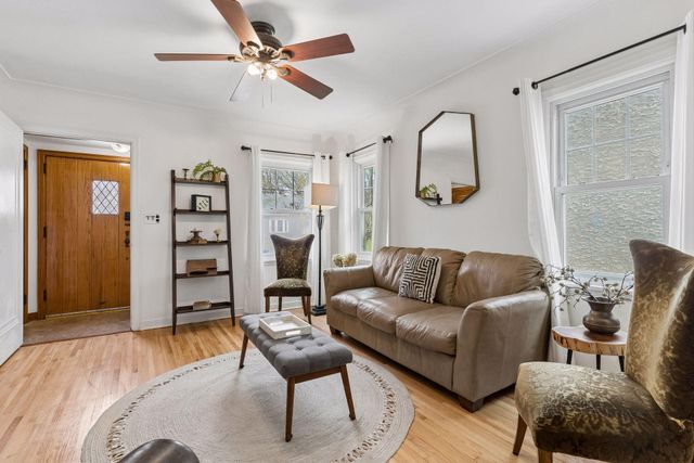 1654 Juno Avenue, Saint Paul, MN 55116