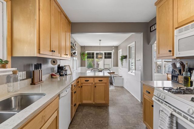 1654 Juno Avenue, Saint Paul, MN 55116