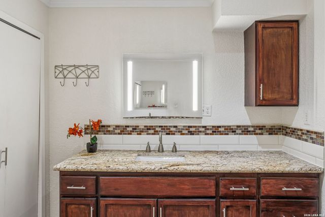 24818 HOUSE MOUNTAIN RD, San Antonio, TX 78255