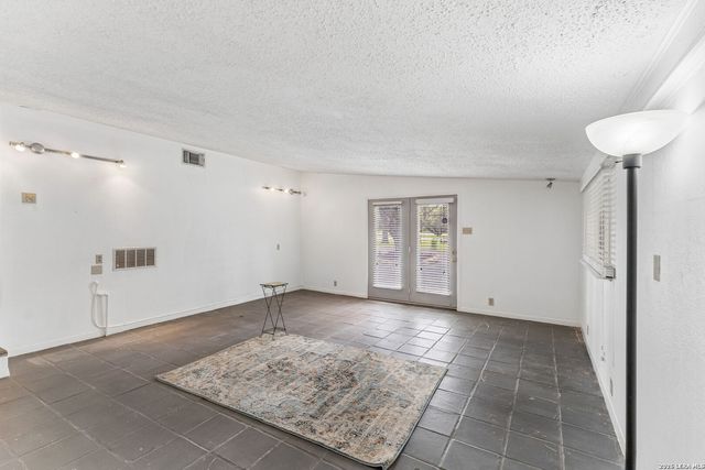 24818 HOUSE MOUNTAIN RD, San Antonio, TX 78255