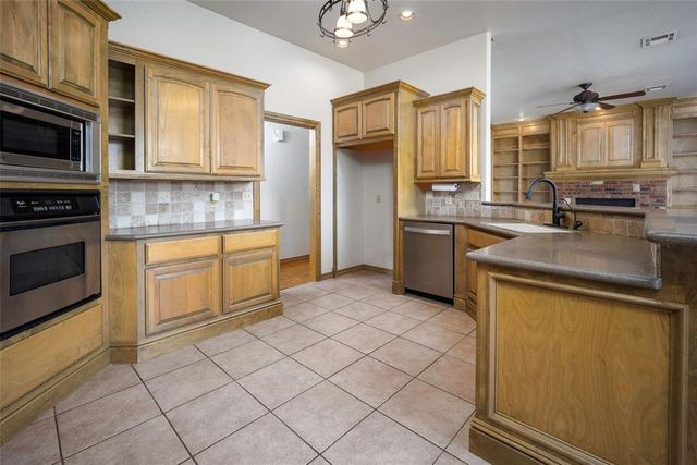 1260 E Rock Creek Road, Tuttle, OK 73089