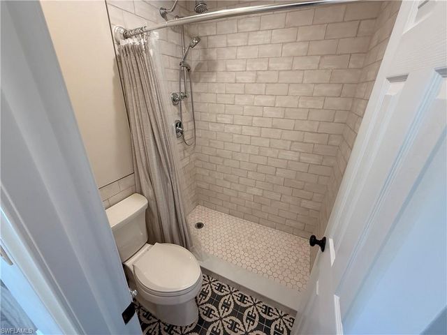 5825 Dogwood Way, Naples, FL 34116