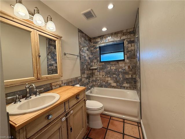 5825 Dogwood Way, Naples, FL 34116