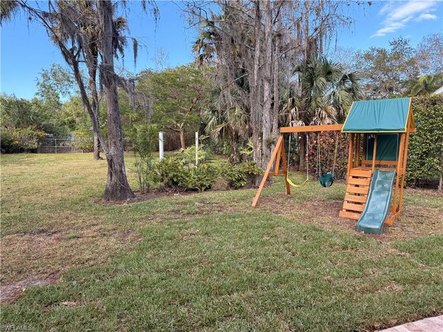 5825 Dogwood Way, Naples, FL 34116