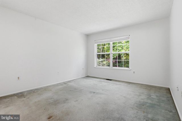 67 CHEVERNY CT, Hamilton, NJ 08619