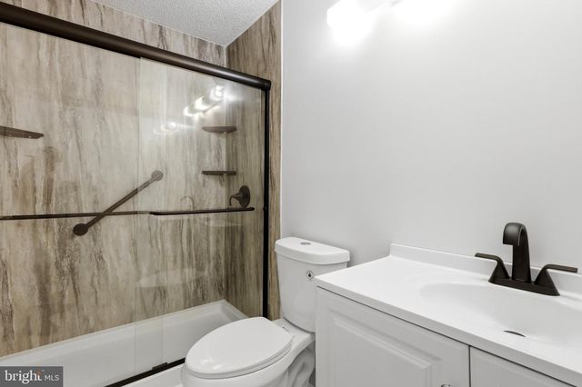 67 CHEVERNY CT, Hamilton, NJ 08619