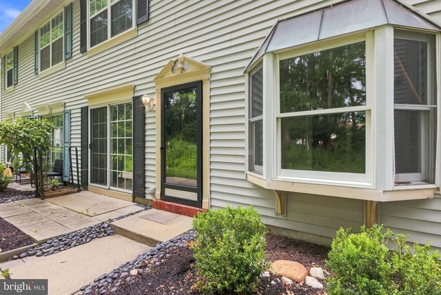 67 CHEVERNY CT, Hamilton, NJ 08619