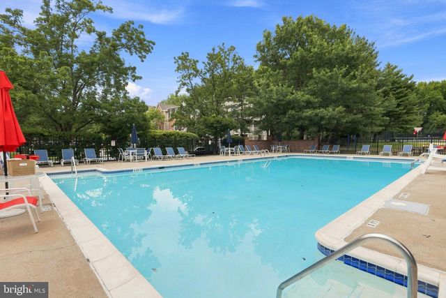 67 CHEVERNY CT, Hamilton, NJ 08619