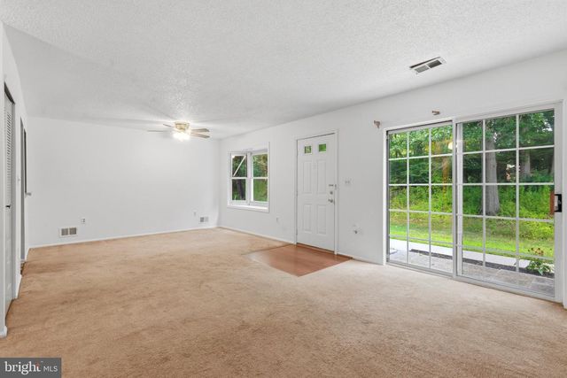 67 CHEVERNY CT, Hamilton, NJ 08619