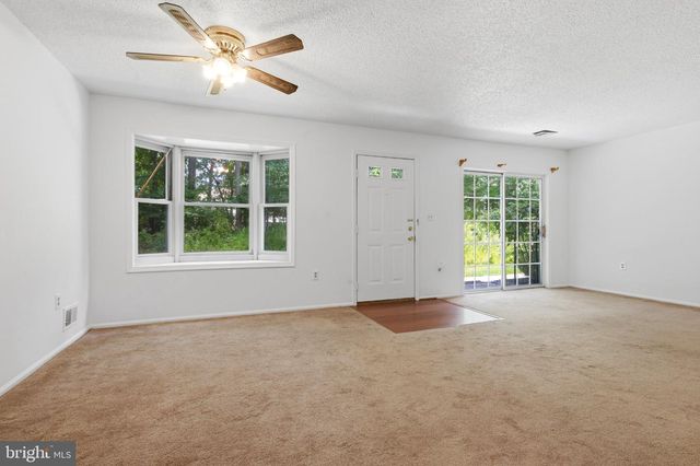 67 CHEVERNY CT, Hamilton, NJ 08619