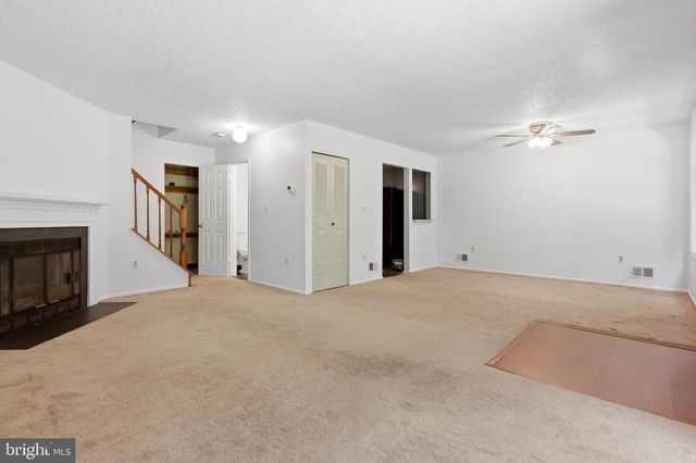 67 CHEVERNY CT, Hamilton, NJ 08619