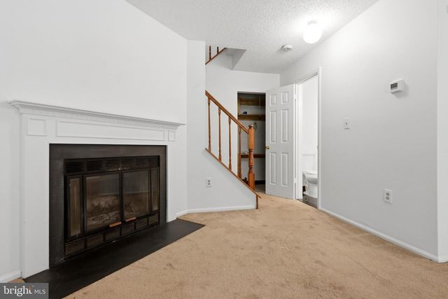 67 CHEVERNY CT, Hamilton, NJ 08619