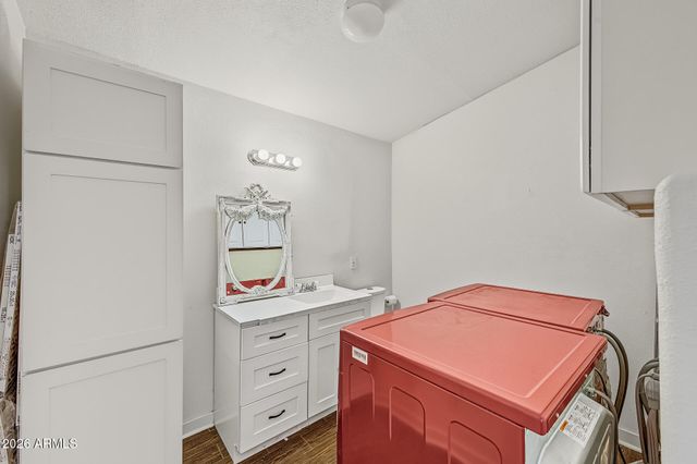 2015 N 8TH Street, Phoenix, AZ 85006