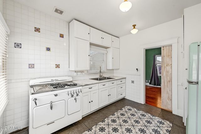 2015 N 8TH Street, Phoenix, AZ 85006