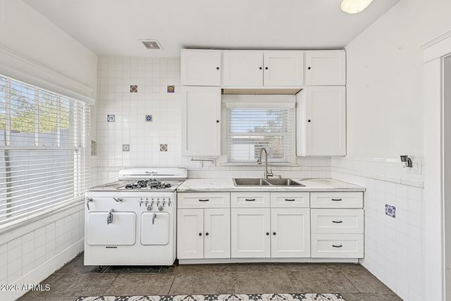 2015 N 8TH Street, Phoenix, AZ 85006