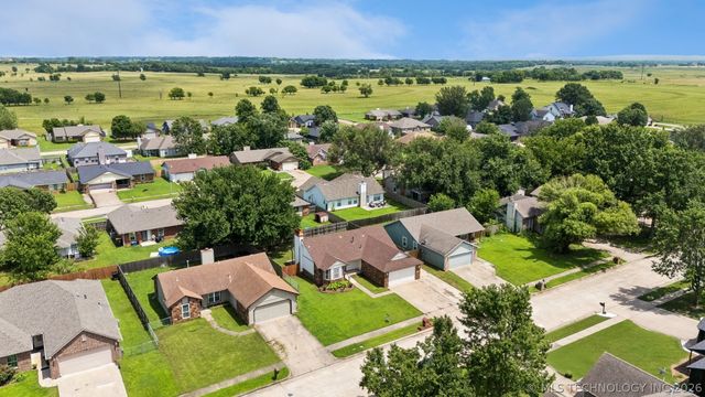 17673 S TACOMA Street, Mounds, OK 74047