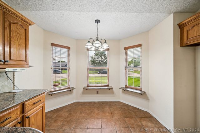 17673 S TACOMA Street, Mounds, OK 74047