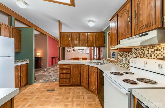 415 Lakeview Road #K4, Lynnwood, WA 98087