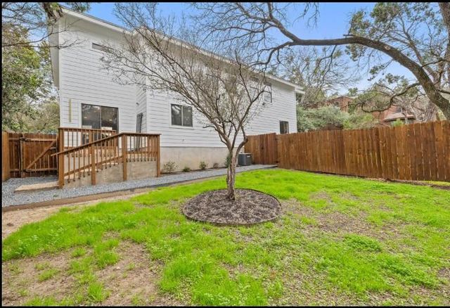 2106 Homedale DR, Austin, TX 78704