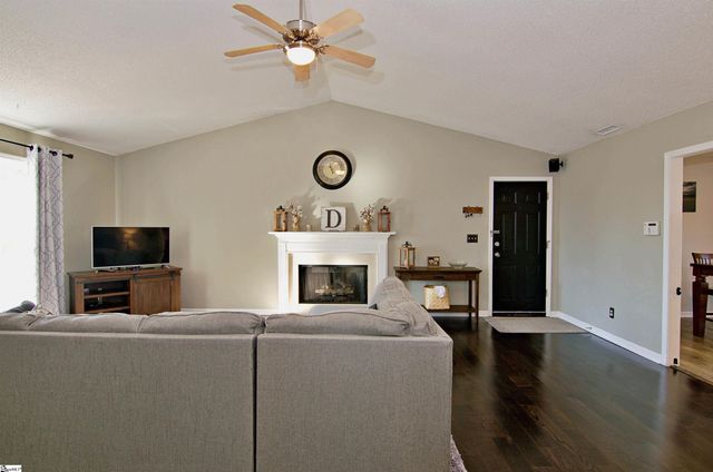 332 Bowlan Road, Belton, SC 29627