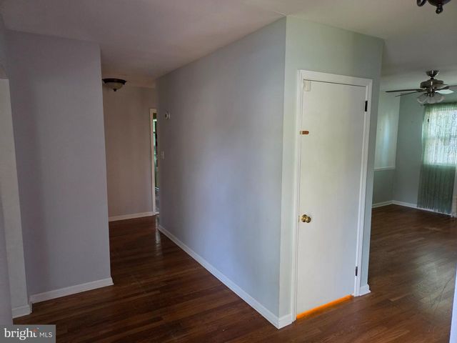6 WINDFLOWER DR, Newark, DE 19711