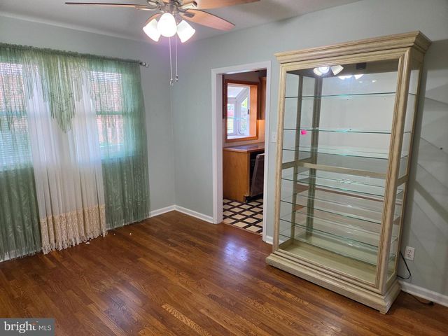 6 WINDFLOWER DR, Newark, DE 19711