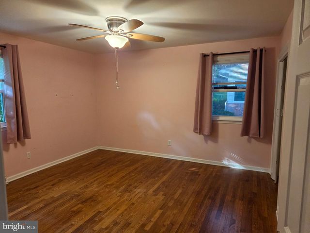 6 WINDFLOWER DR, Newark, DE 19711