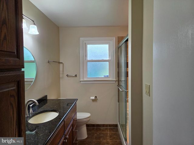 6 WINDFLOWER DR, Newark, DE 19711