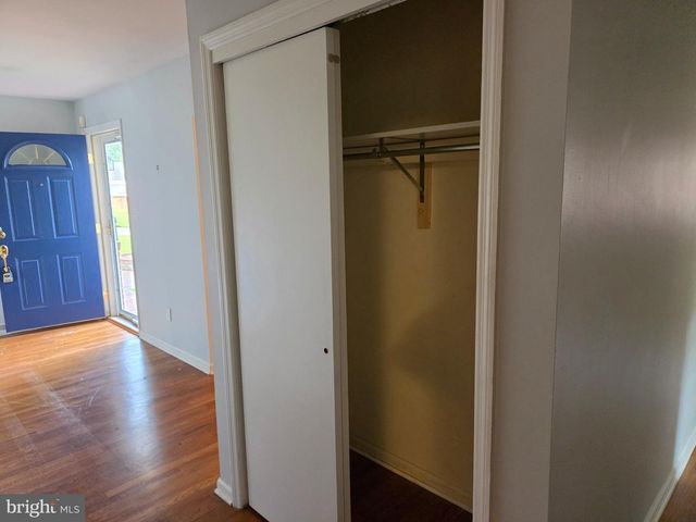 6 WINDFLOWER DR, Newark, DE 19711