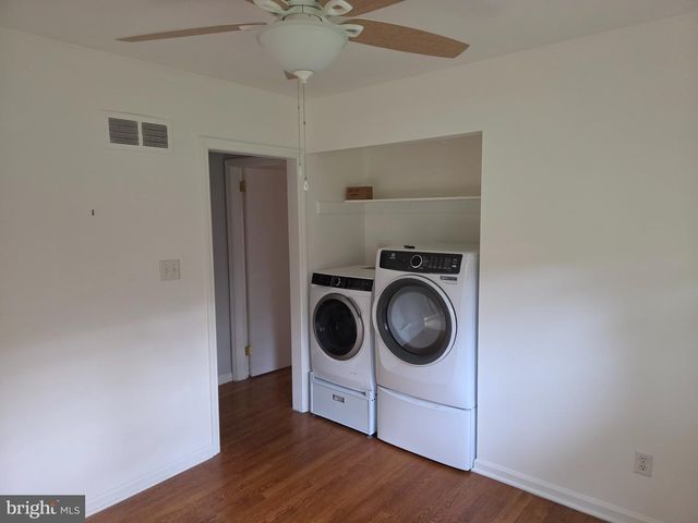 6 WINDFLOWER DR, Newark, DE 19711