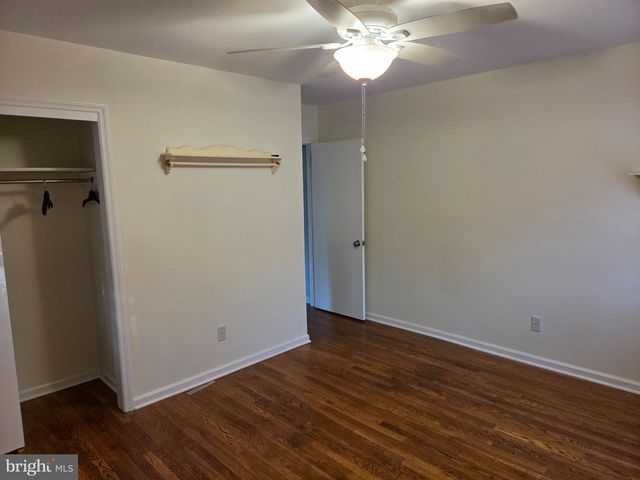 6 WINDFLOWER DR, Newark, DE 19711