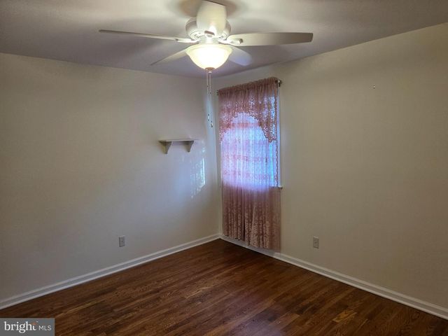 6 WINDFLOWER DR, Newark, DE 19711