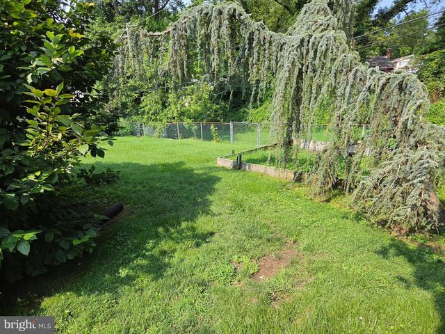 6 WINDFLOWER DR, Newark, DE 19711