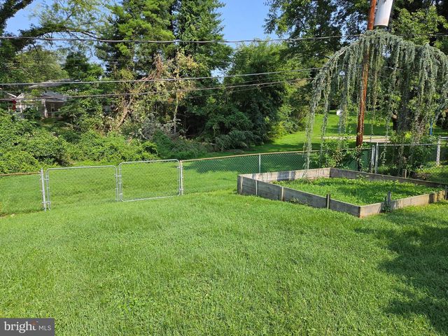 6 WINDFLOWER DR, Newark, DE 19711