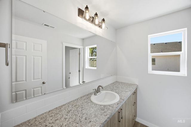 16944 Churn Ave, Caldwell, ID 83607