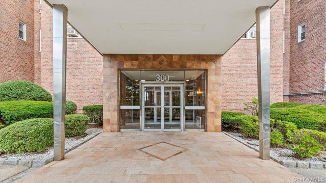 300 N Broadway 4M, Yonkers, NY 10701