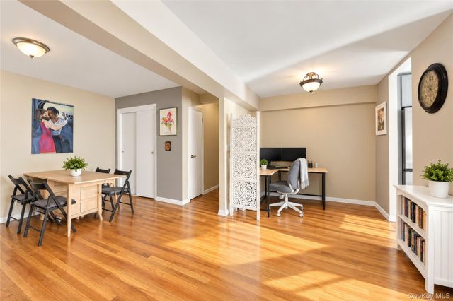 300 N Broadway 4M, Yonkers, NY 10701